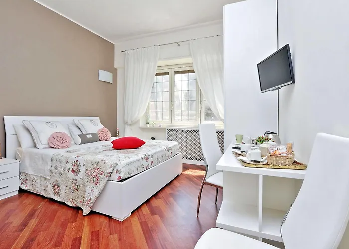 San Pietro Stazione 3* Roma